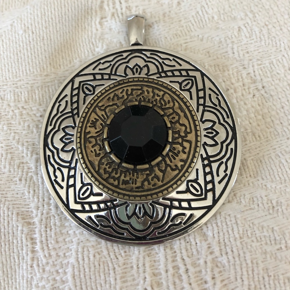 Necklace enhancer